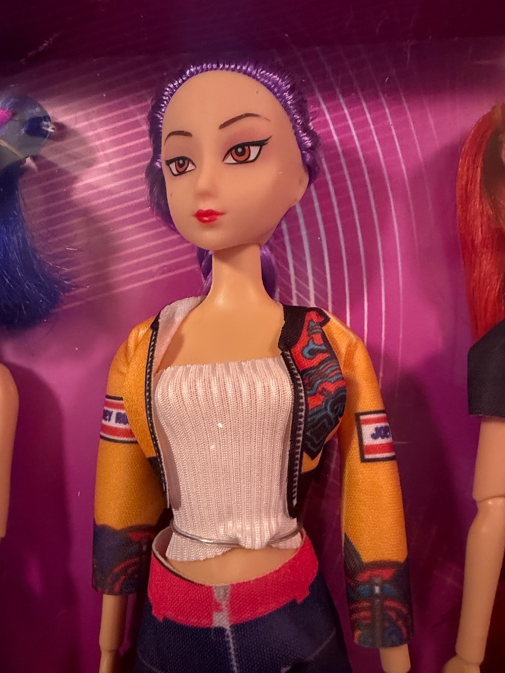 Hunters Girl K-pop Demon Hunters fashion dolls comes with all 3 dolls - Picture 4 of 6